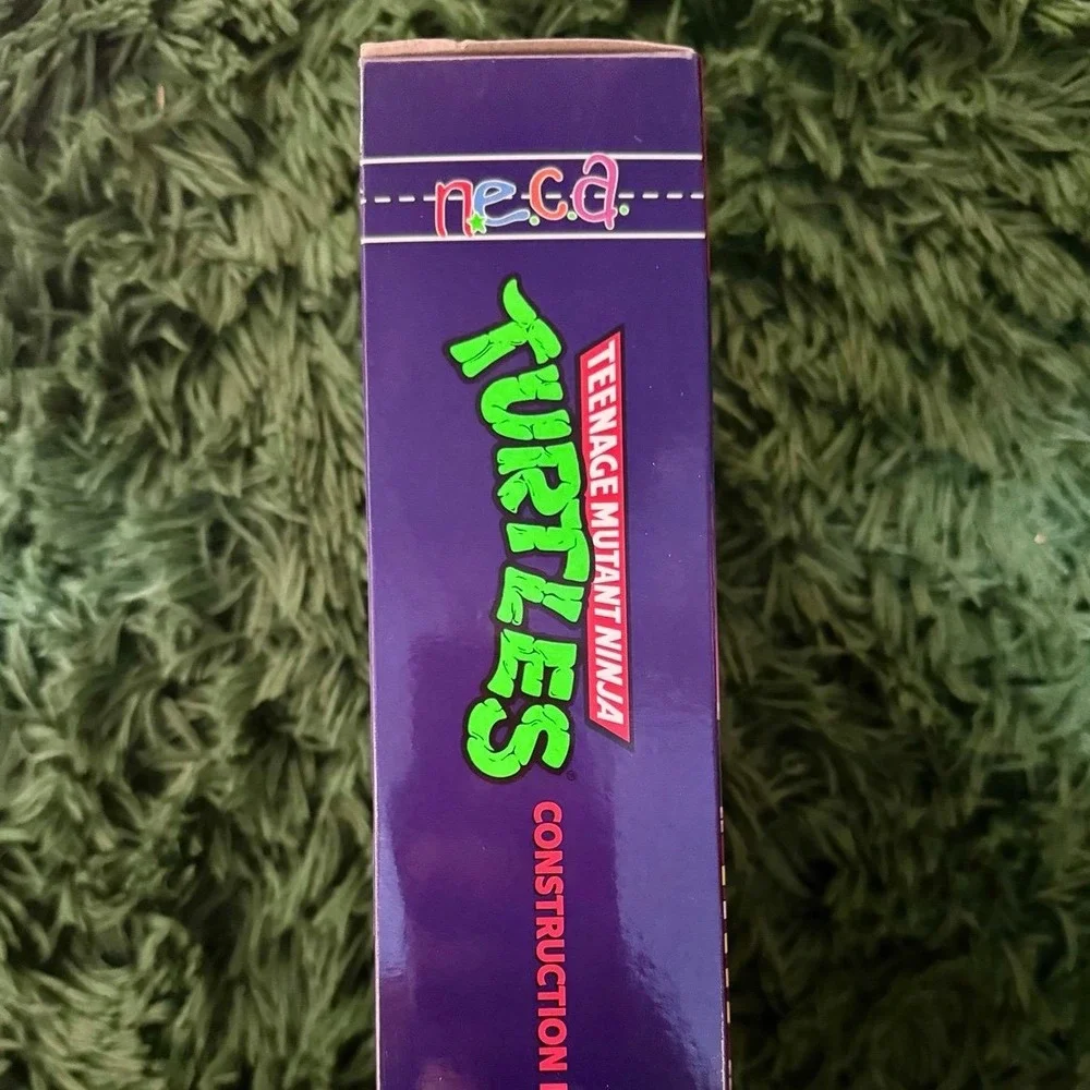 NECA TMNT Neighborhood Dudes: Construction Don 7' Donatello Figure 2026